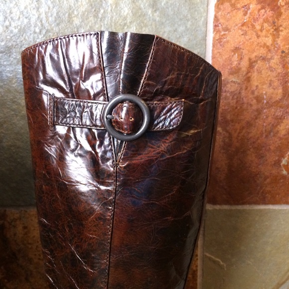 Born Crown Dark Brown Distressed Leather Boots - Picture 7 of 8